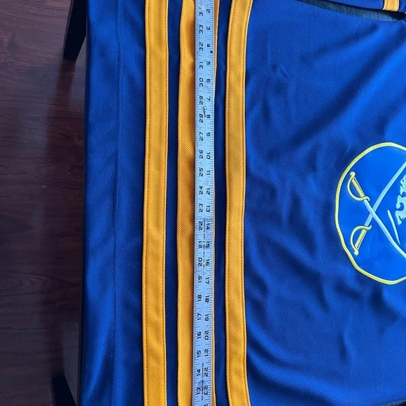 CCM Buffalo Sabres Gilbert Perreault Hockey Jersey French Connection - Picture 16 of 16